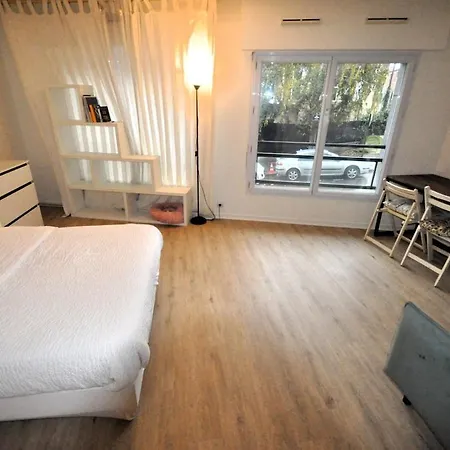 36 M2 - Parc Des Buttes Chaumont! * باريس